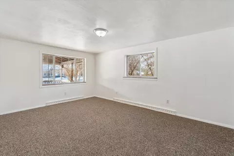 Living - 471 Walnut, Mount Morris, MI 48458 photo 4 of 5