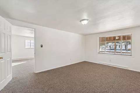 Living - 471 Walnut, Mount Morris, MI 48458 photo 3 of 5
