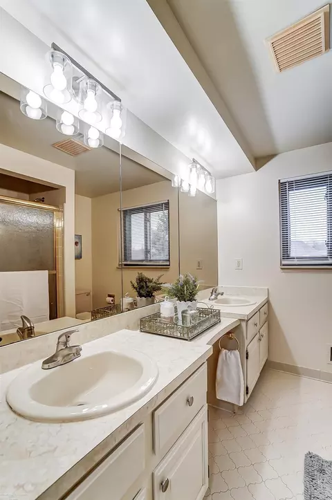 Bath - 18160 Parkridge, Riverview, MI 48193 photo 6 of 7