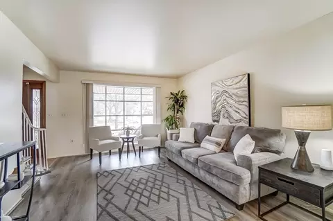 Living - 18160 Parkridge, Riverview, MI 48193 photo 2 of 7
