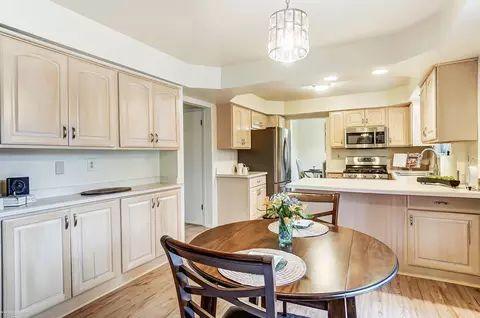 Kitchen - 18160 Parkridge, Riverview, MI 48193 photo 8 of 8