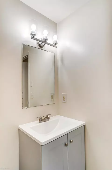 Bath - 18160 Parkridge, Riverview, MI 48193 photo 3 of 7