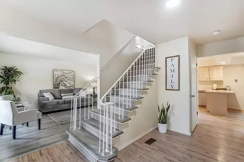 Entry Way - 18160 Parkridge, Riverview, MI 48193 photo 2 of 4