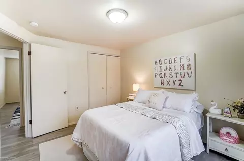 Bedroom - 18160 Parkridge, Riverview, MI 48193 photo 7 of 9