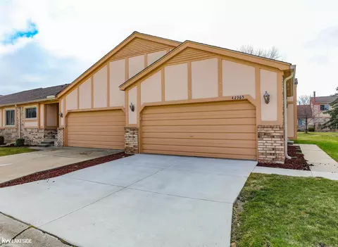 42365 Willow Tree W, Clinton Township, MI 48038