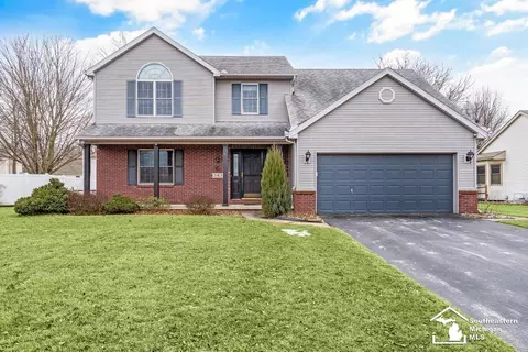 2163 Oak Grv, Temperance, MI 48182