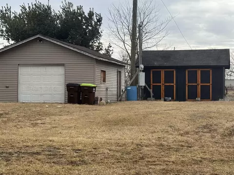 2795 Laberdee, Adrian, MI 49221