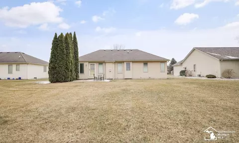 Exterior - 7475 Conifer, Temperance, MI 48182 photo 6 of 6