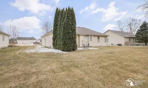 Exterior - 7475 Conifer, Temperance, MI 48182 photo 5 of 6