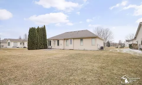 Exterior - 7475 Conifer, Temperance, MI 48182 photo 4 of 6
