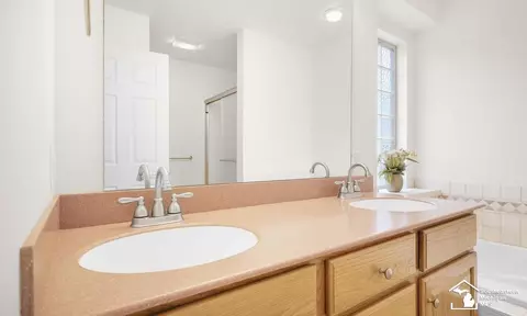 Bath - 7475 Conifer, Temperance, MI 48182 photo 5 of 8