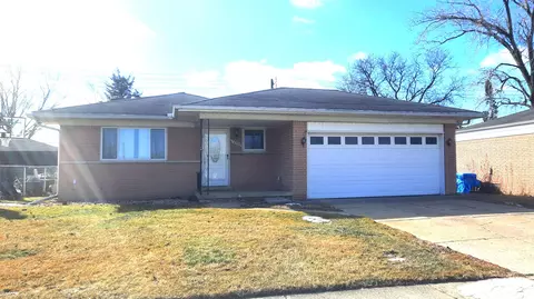 18900 Rosegarden, Roseville, MI 48066