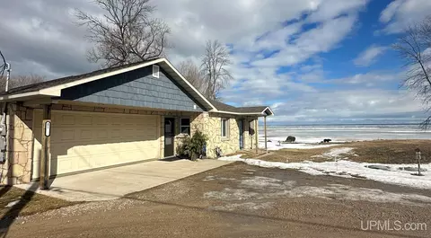 4116 M35, Escanaba, MI 49829