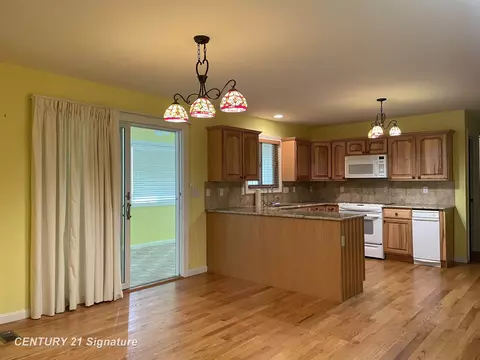 Kitchen - 8585 N Mckinley, Flushing, MI 48433 photo 4 of 4