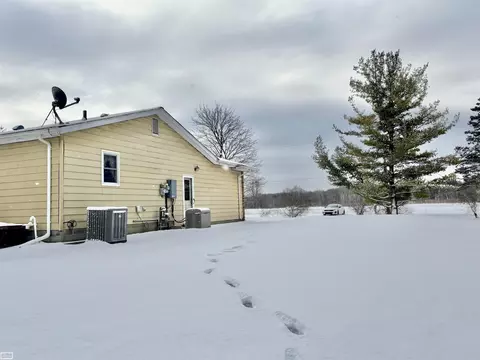 6770 Trumble, Saint Clair, MI 48079 photo 37