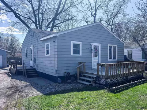 1388 Decamp, Burton, MI 48529