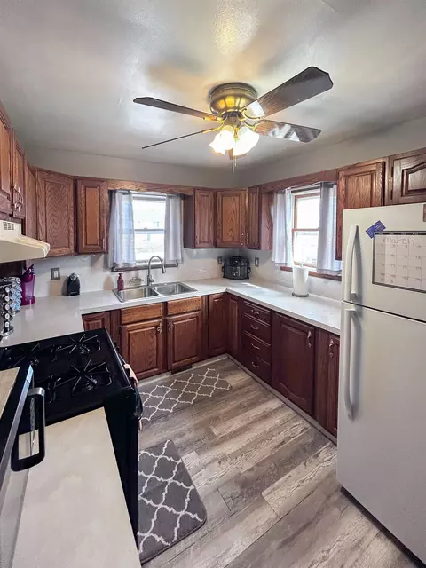 1388 Decamp, Burton, MI 48529 photo 3