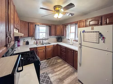 1388 Decamp, Burton, MI 48529 photo 6
