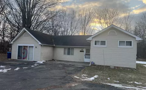 1008 S S Brg, Linden, MI 48451