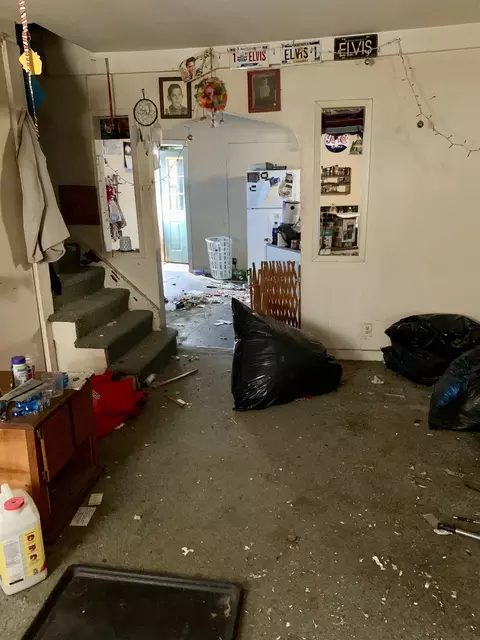 Entry Way - 504 E Howard, Owosso, MI 48867 photo 1 of 1