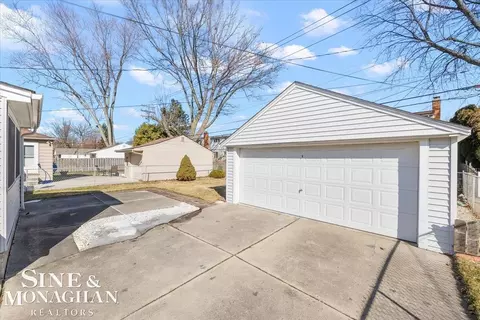 1414 Aline, Grosse Pointe Woods, MI 48236 photo 28