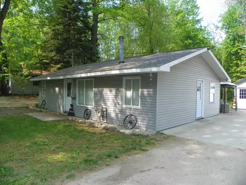 1265 Russell, Harrison, MI 48625