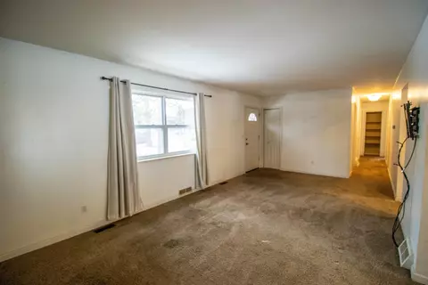 6455 Turner, Flushing, MI 48433 photo 2