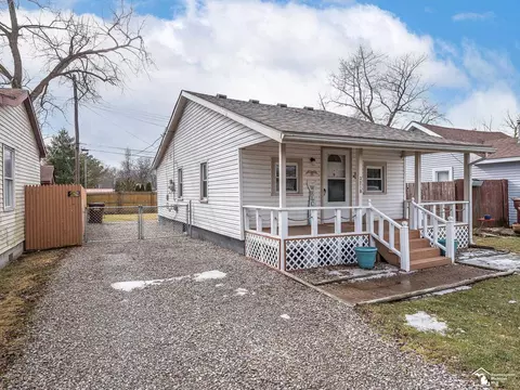 3218 Maplewood, Monroe, MI 48162