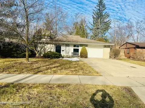 29123 Westbrook Pkwy, Southfield, MI 48076