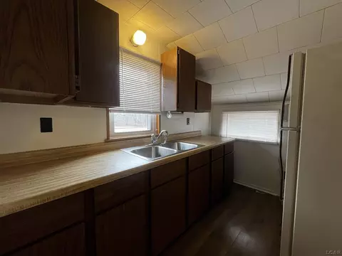 Kitchen - 431 Springbrook, Adrian, MI 49221 photo 2 of 2