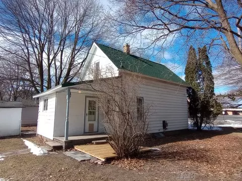 140 E Beech, Gladwin, MI 48624 photo 4