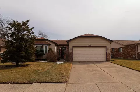 13914 Breezy Dr, Sterling Heights, MI 48313