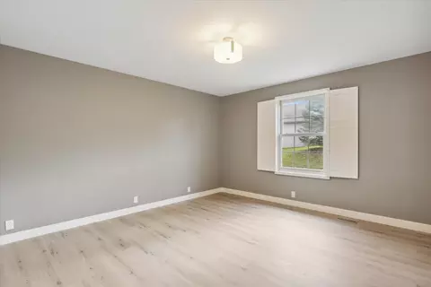 Bedroom - 3159 Amsterdam, Clio, MI 48420 photo 1 of 3