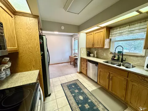 1237 Valetta, Temperance, MI 48182 photo 10