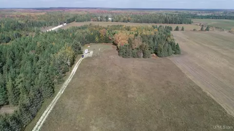 3580 Us2 # W, Gulliver, MI 49840