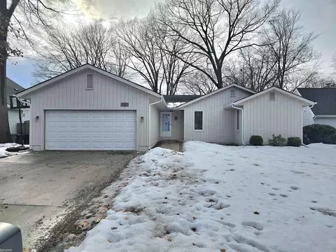 2831 W W Vlg, Port Huron, MI 48060