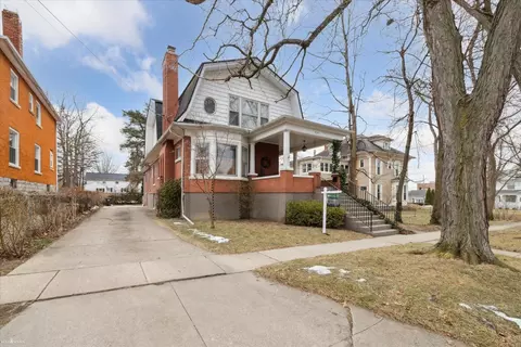 414 Adams, Owosso, MI 48867