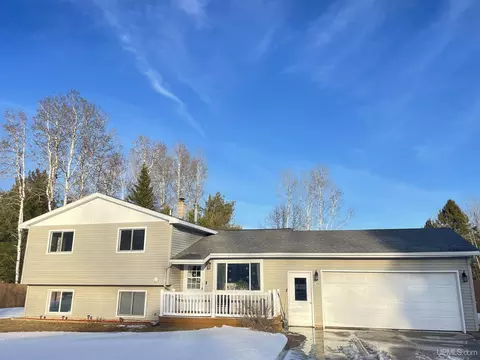124 Sandy, Marquette, MI 49855
