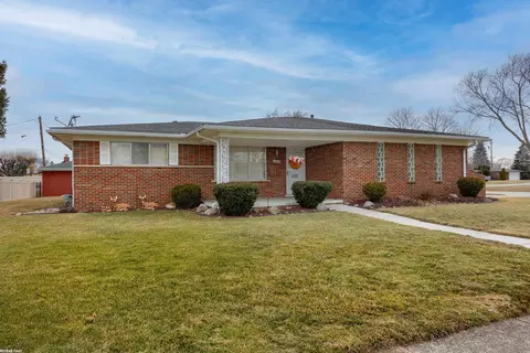 36699 Thomas, Sterling Heights, MI 48312