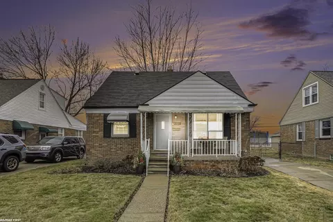 25355 Mackinac, Roseville, MI 48066