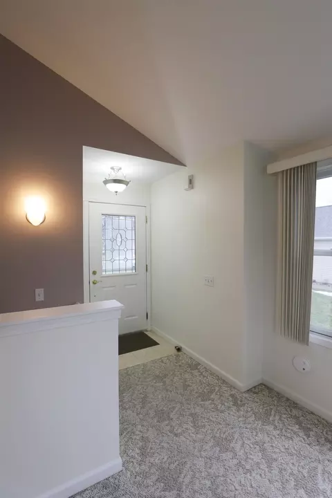 Entry Way - 7189 Burning Bush, Flushing, MI 48433 photo 1 of 1