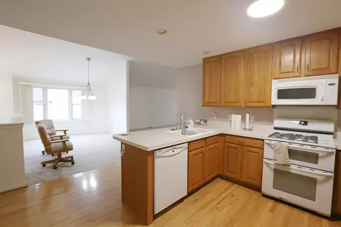 Kitchen - 7189 Burning Bush, Flushing, MI 48433 photo 5 of 5