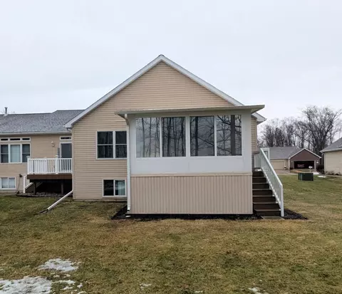 Exterior - 7189 Burning Bush, Flushing, MI 48433 photo 7 of 8