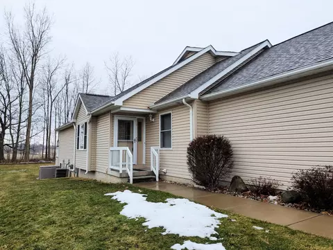 Exterior - 7189 Burning Bush, Flushing, MI 48433 photo 4 of 8