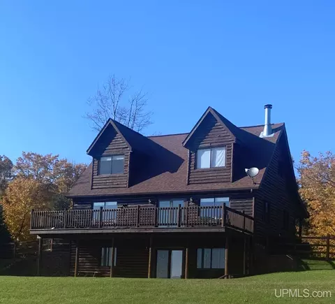 4260 S Barque Pt, Manistique, MI 49854
