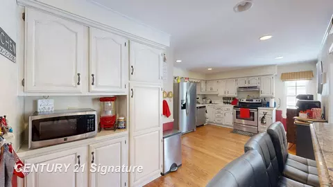 Kitchen - 624 Deland, Flushing, MI 48433 photo 1 of 3
