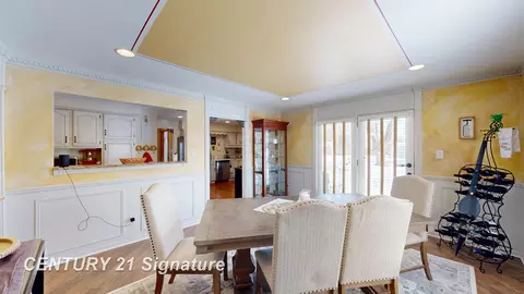 Dining - 624 Deland, Flushing, MI 48433 photo 3 of 3