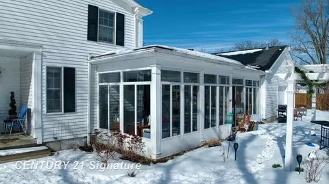 Exterior - 624 Deland, Flushing, MI 48433 photo 8 of 10