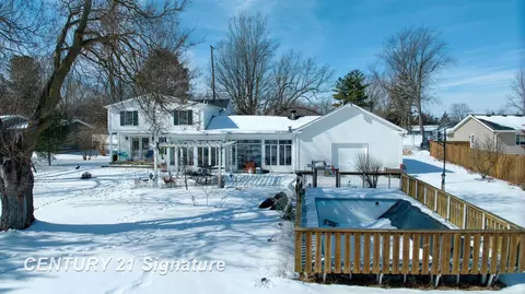 Exterior - 624 Deland, Flushing, MI 48433 photo 6 of 10