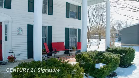 Exterior - 624 Deland, Flushing, MI 48433 photo 2 of 10